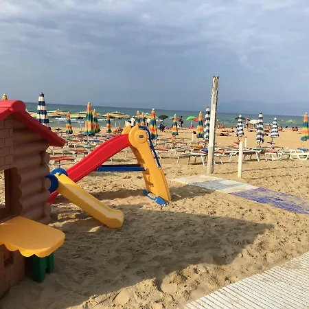 Dei Limoni Sul Mare 펜션 *