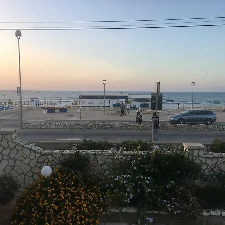 Dei Limoni Sul Mare 펜션 *